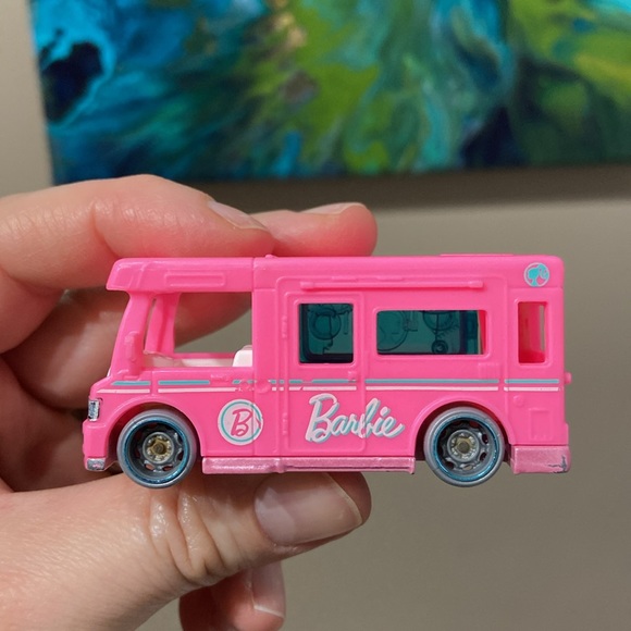 Barbie Other - HOTWHEELS Movie TV Diecast Car - BARBIE Dream Camper - Mattel Pink 1:64